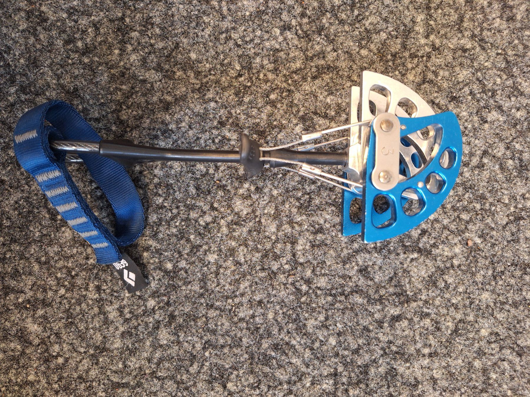 Attrezzatura da arrampicata: Friend Black Diamond Camelot 3 – Usato da Heimberg venduto da Lili80