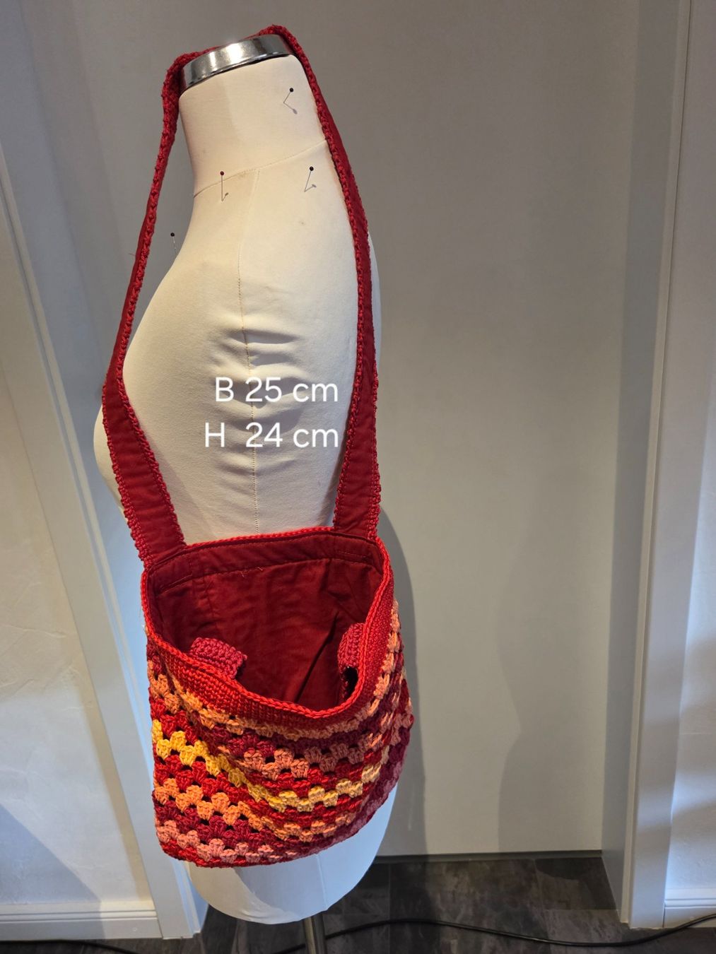 Sacs: Exklusive Umhängtasche – Neuf (Voir description) à La Côte-aux-Fées par eri_5ssr 1