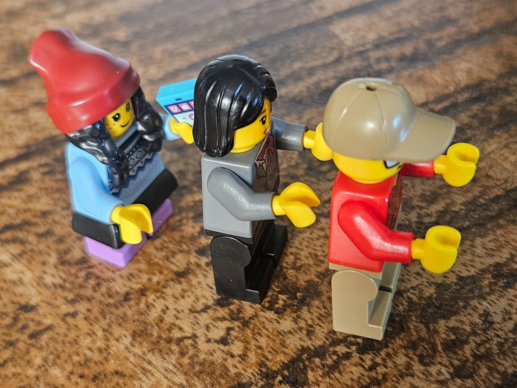 Lego Kit di costruzioni: lego lot de 3 figurines – Usato da Confignon venduto da Ecrofigs 3
