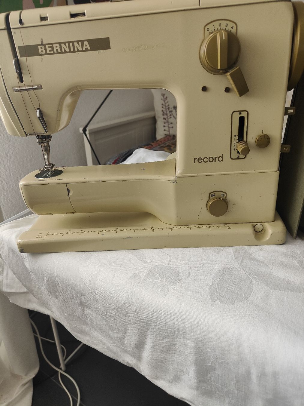 Bernina Nähmaschinen: Bernina Record 730 – Gebraucht aus Degersheim von Kaschmir