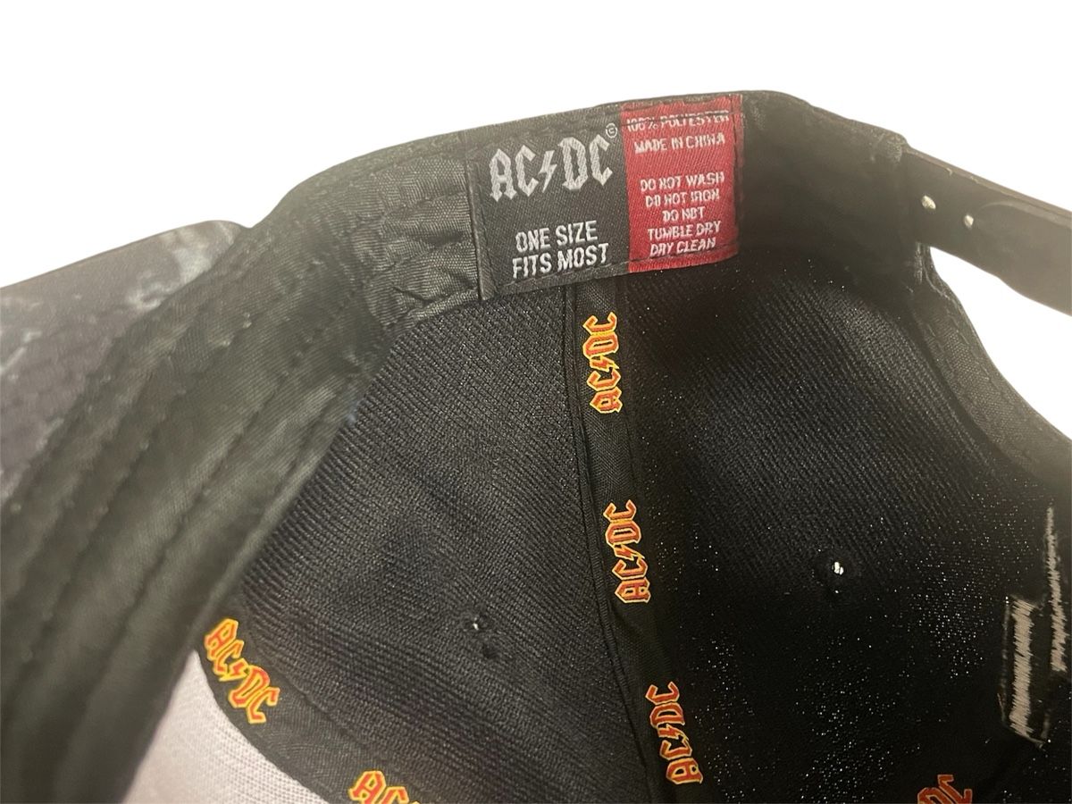 Copricapi, berretti & cappellini: Gesticktes AC/DC Snapback Cap, Schwarz, One Size - Offiziell – Usato da Luzern venduto da woti-shop 9