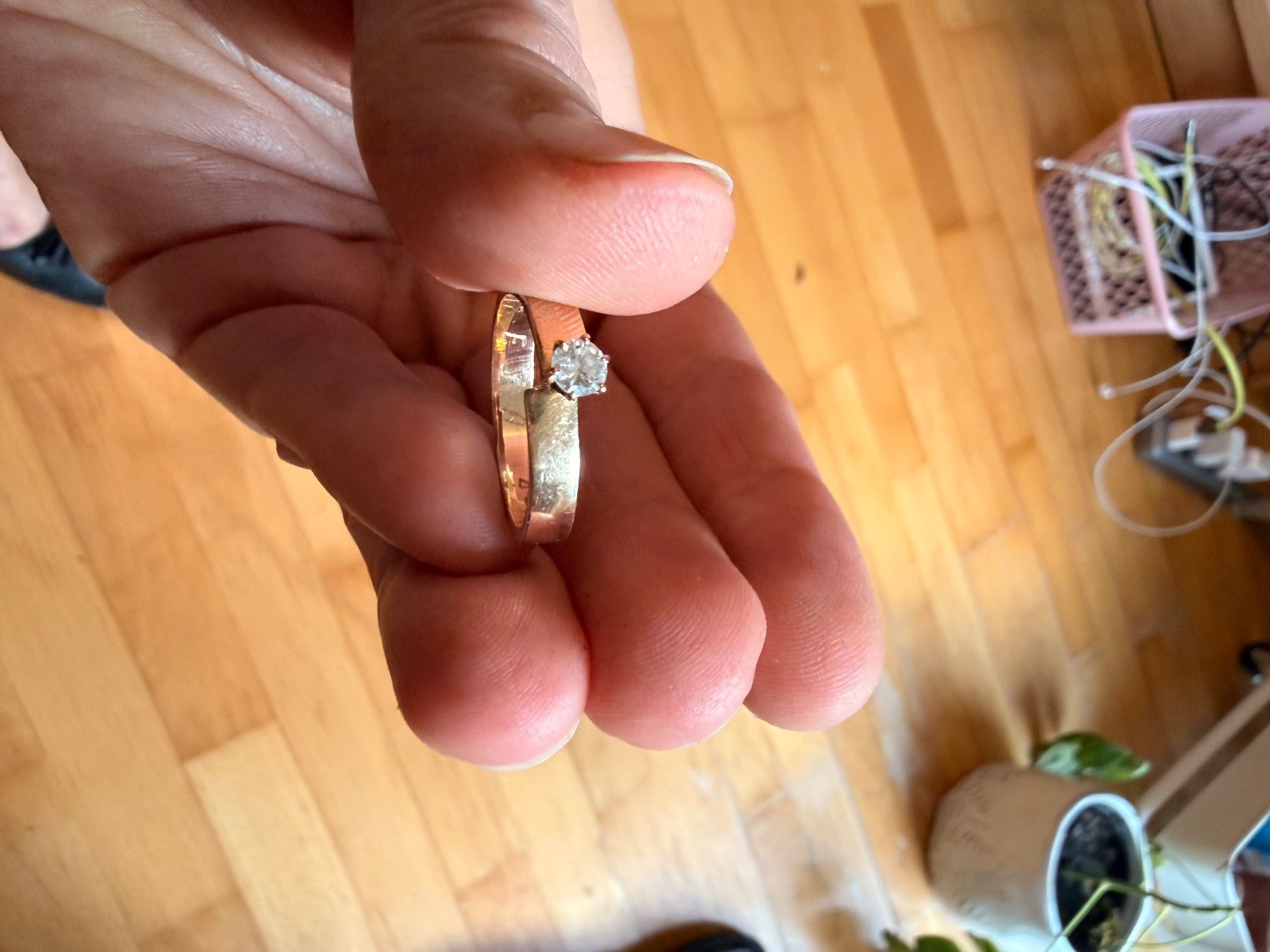Anelli: Bague solitaire en or avec diamant , état d'usage correct – Usato da Neyruz FR venduto da sve_6hhr 1