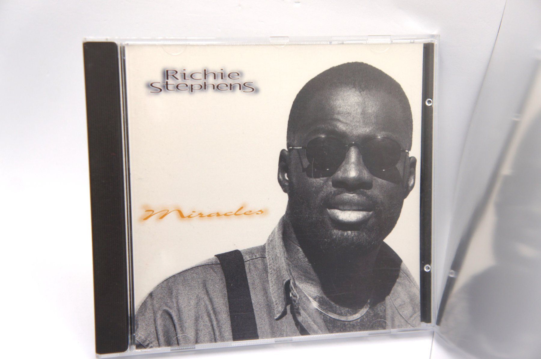 CD: CD Richie Stephens – Miracles / Jamaican reggae – Usato da Ernetschwil venduto da luisvonerni