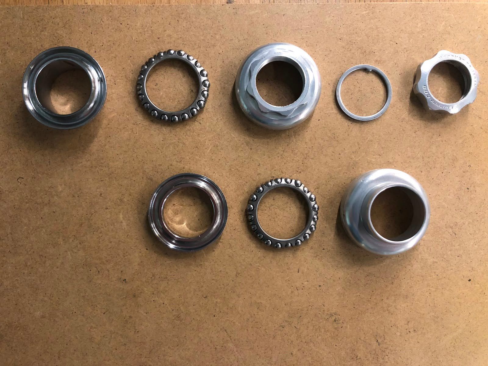 Shimano Pezzi di ricambio: Steuersatz Shimano 600EX Arabesque HP-6200 – Usato da Zürich venduto da Pat_ina