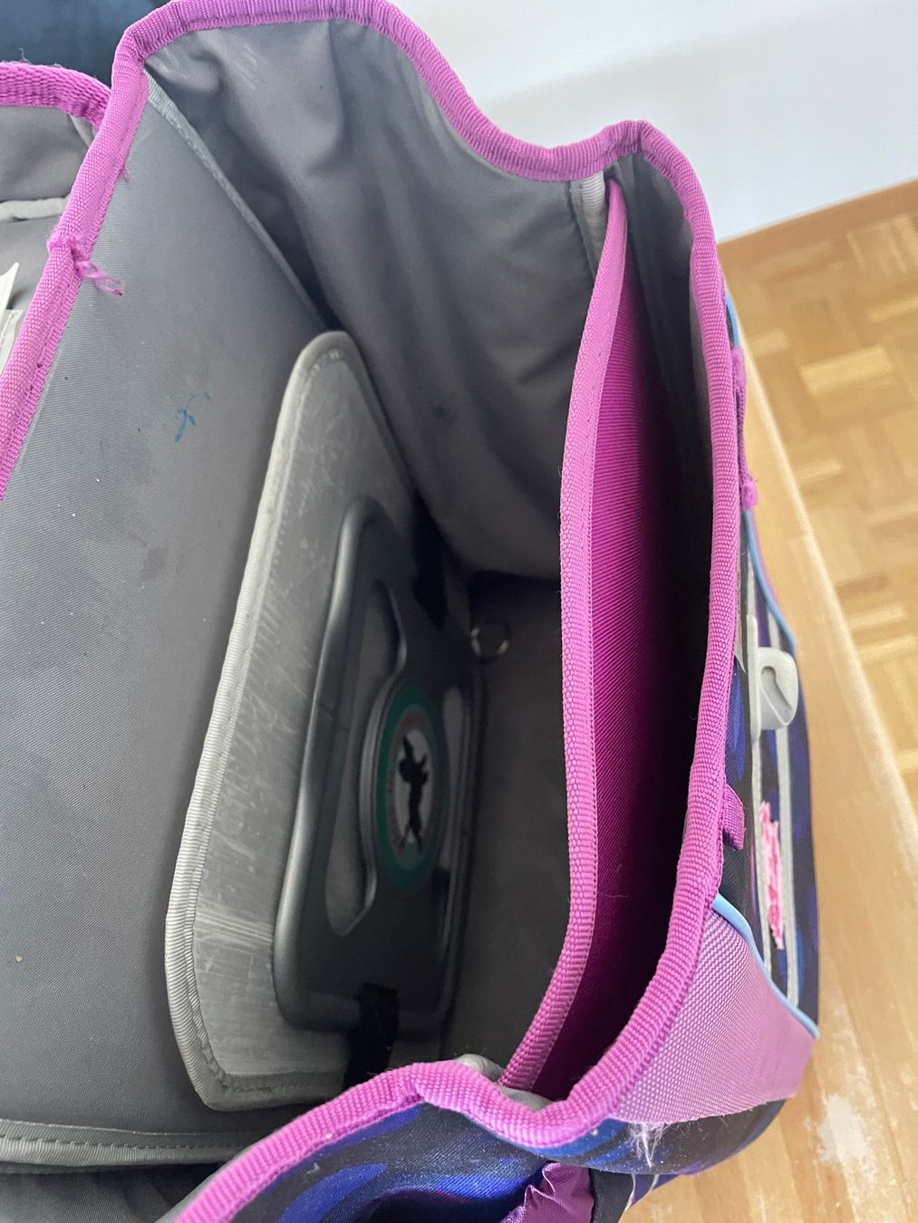 Mc Neill Borse & Zaini: Schulrucksack McNeill – Usato da Solothurn venduto da Geezer7 2