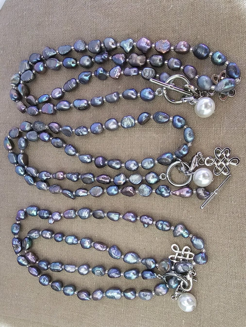 Catenine: Perlenkette lang Kette Zuchtperlen multicolor mit Charme – Nuovo (secondo la descrizione) da Riedt b. Erlen venduto da Gottestraene 6