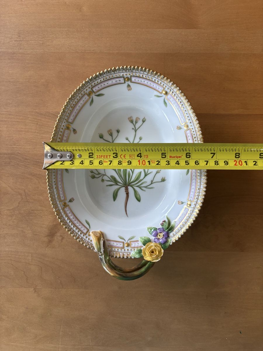 Royal Copenhagen Piatti: Royal Copenhagen Flora Danica Serving Dish – Usato da Rifferswil venduto da jasonevans76 5