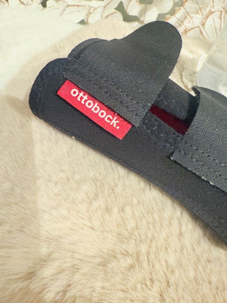 Ottobock Attrezzature mediche: Ottobock Handgelenkorthese Grösse M Links – Usato da Fällanden venduto da LetiRobi 1