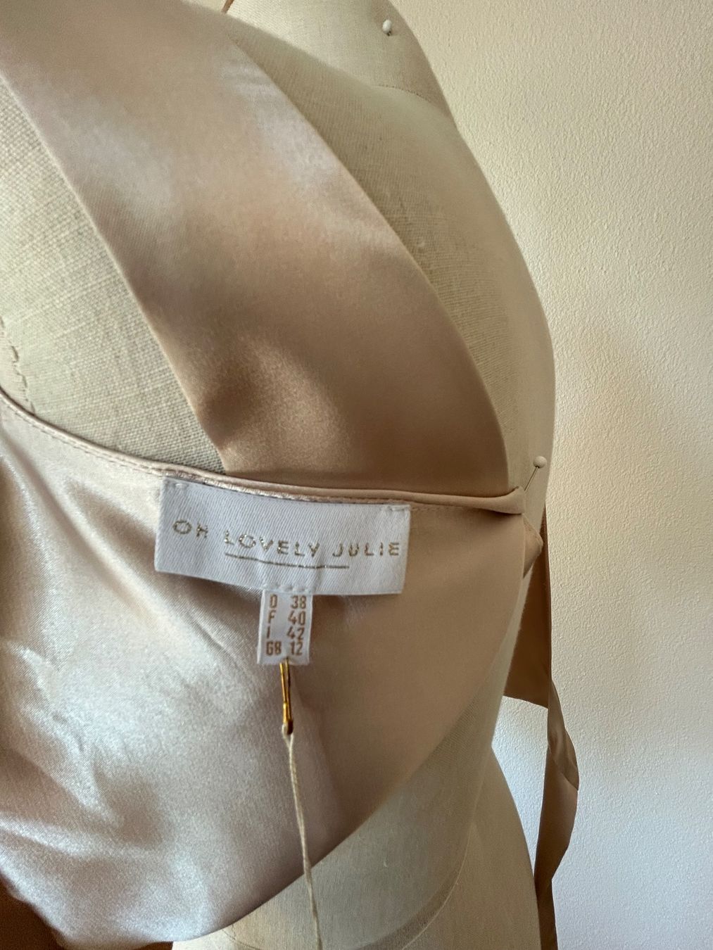 Top: Top champagne Gr. 38 – Nuovo (secondo la descrizione) da Rothenburg venduto da stacostaco 5
