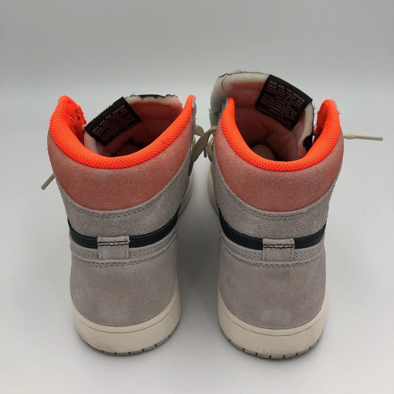 Jordan Scarpe da uomo: Jordan 1 Neutral Grey Hyper Crisom – Nuovo (secondo la descrizione) da Widnau venduto da Streetclothing 1