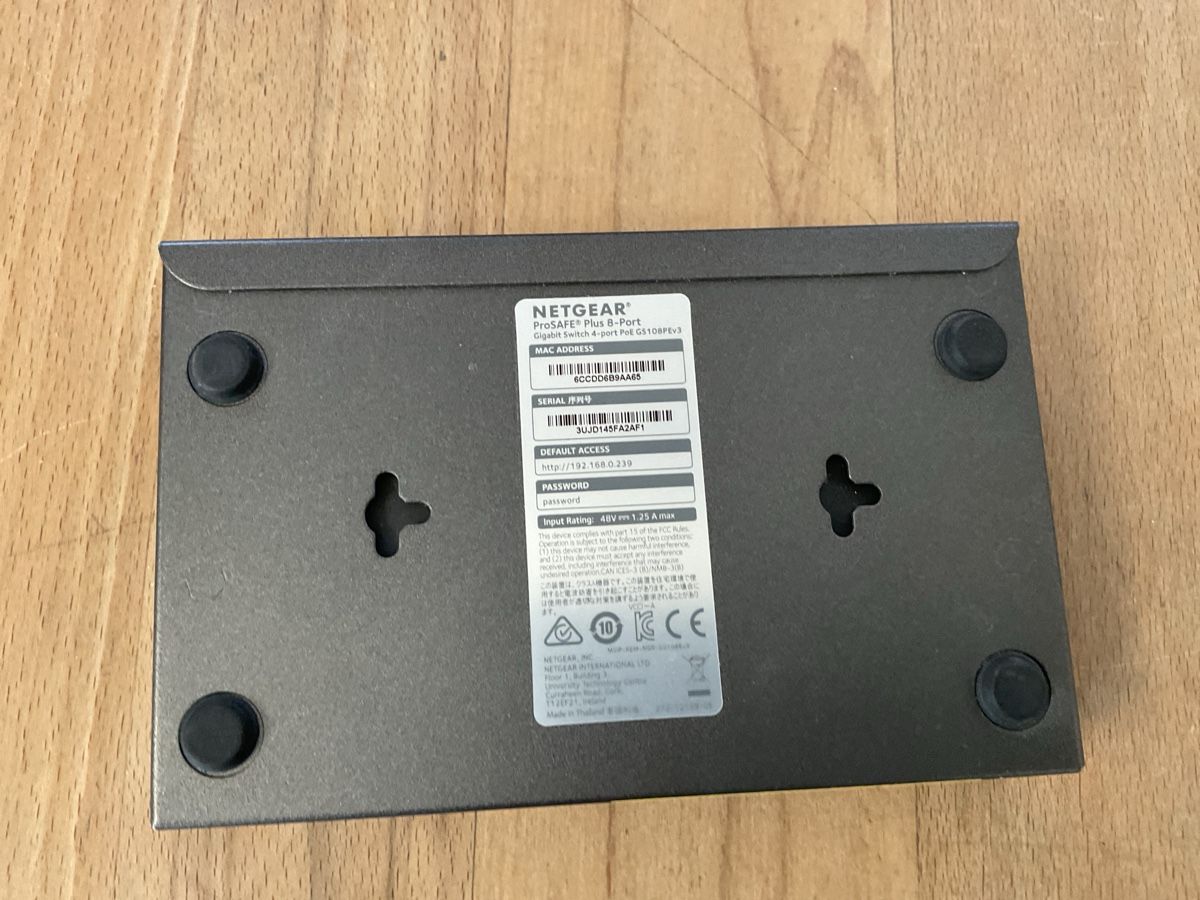 Netgear Hub & Switch: Netgear ProSafe Plus Switch with PoE GS108PE – Usato da niederlenz venduto da azl_vb9m 2