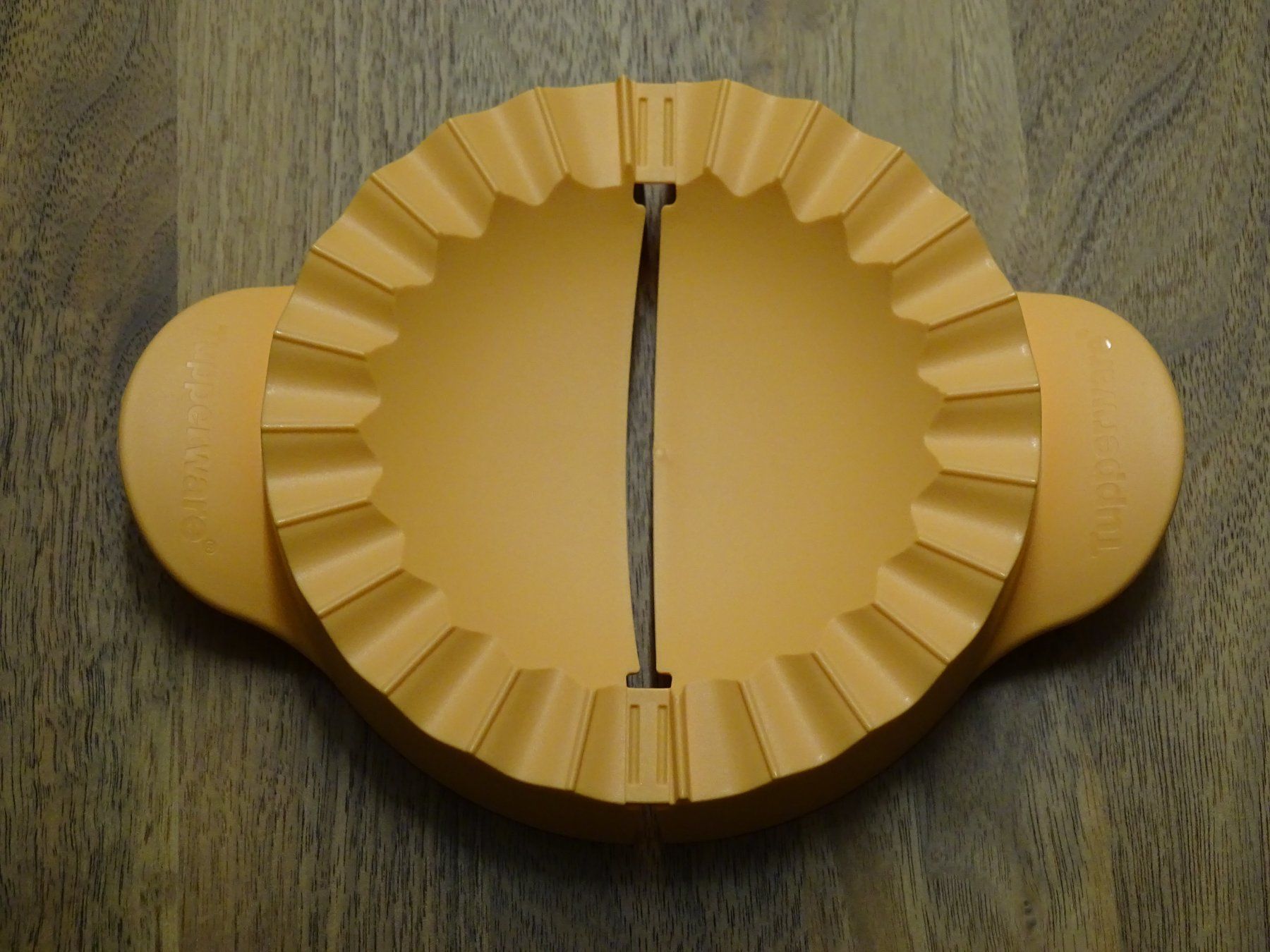 Tupperware Teglie da forno: Tupperware Maultaschen Ausstecher orange – Nuovo e nell'imballaggio originale da Unterkulm venduto da Wschwend 1