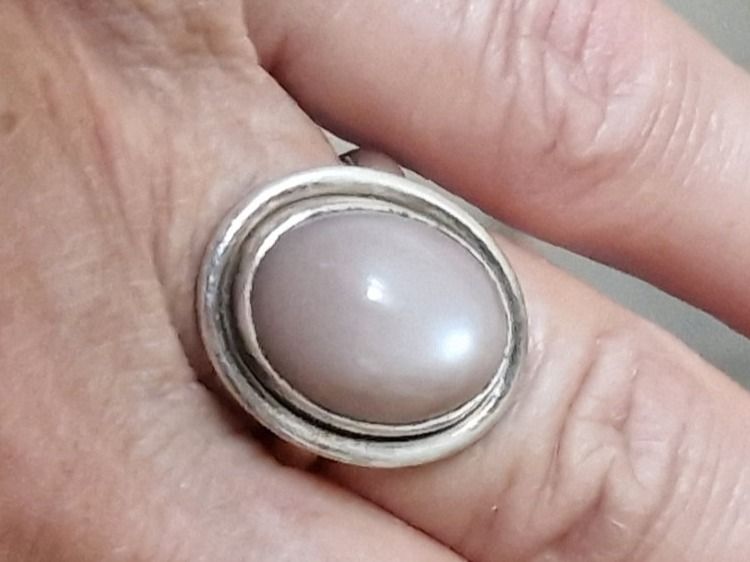 Pierre Lang Anelli: Bague en Argent et  pierre de lune rose – Usato da SAXON venduto da Mariposita1428 1
