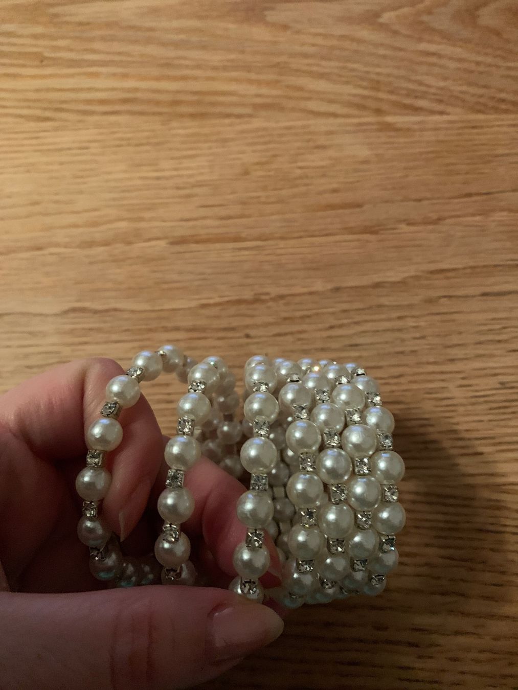 Bracciali & Braccialetti: Joli bracelet avec perles blanches – Usato da MEYRIN venduto da Gwendo10 1