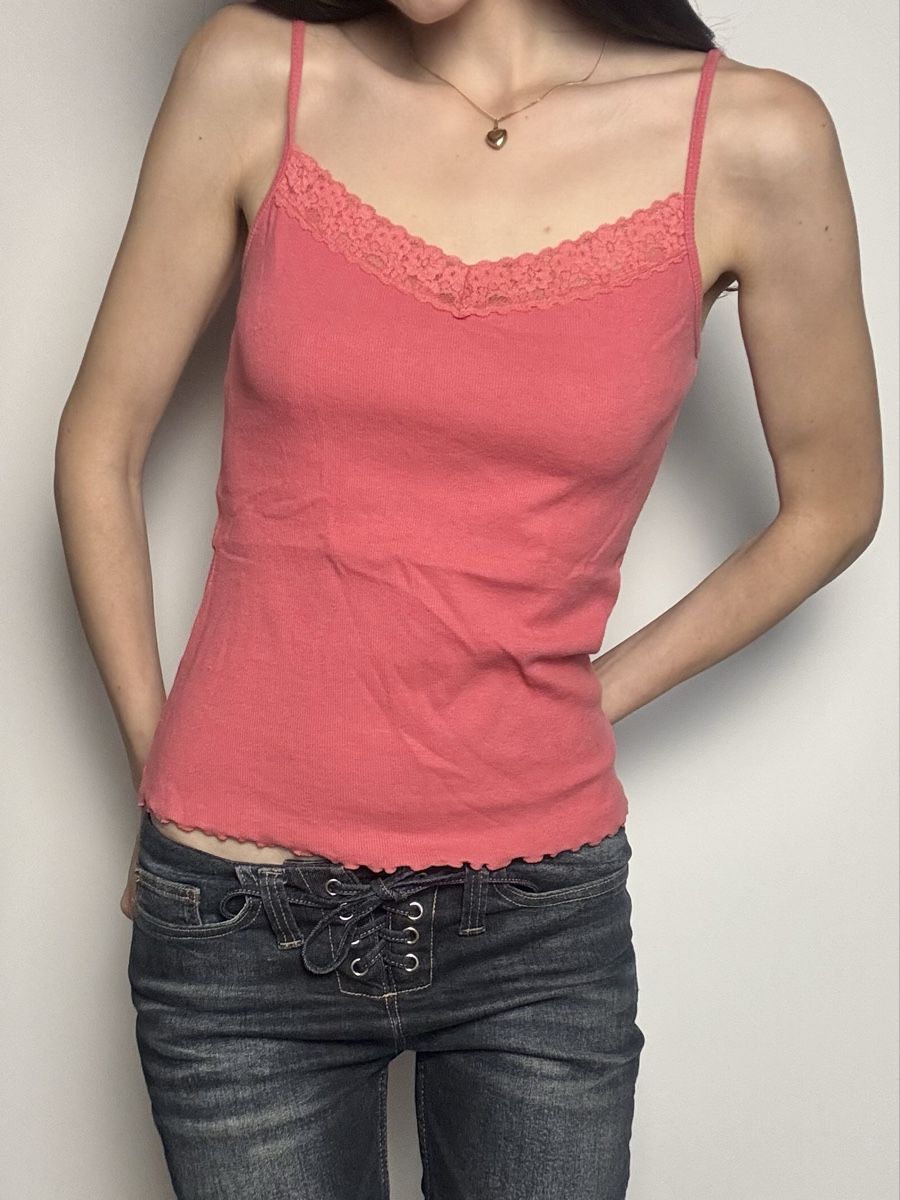 Top: vintage 2000s camisole lace top – Usato da Leissigen venduto da lamooniade