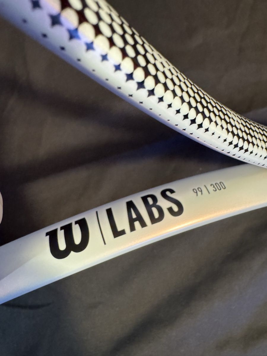 Wilson Racchette: Wilson SHIFT 300g, Griffgrösse 3 – Usato da Wettingen venduto da Chuljaa 2