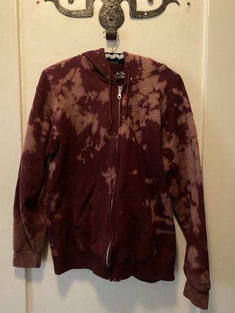 Roter zipper/jäggli mit bleach-muster!