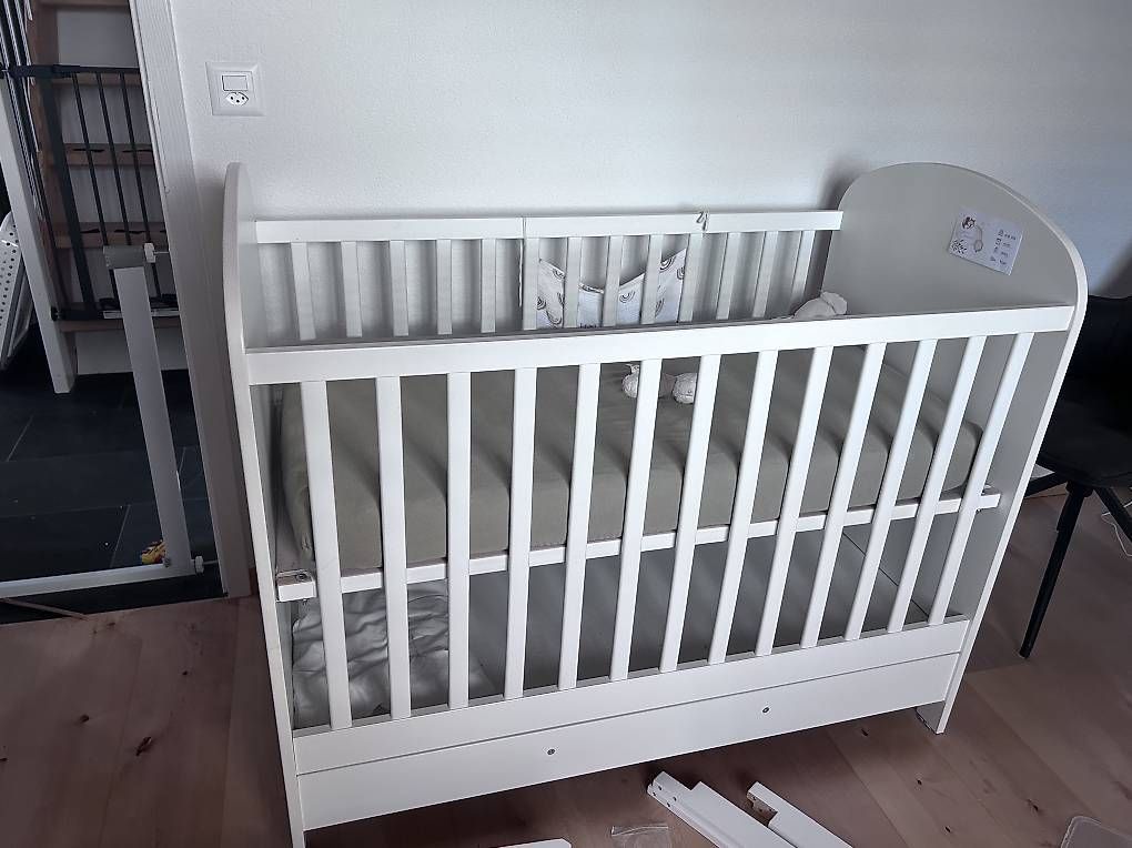 Betten: Babybett mit Baldachin – Gebraucht aus Wangen SZ von ger_w2mv