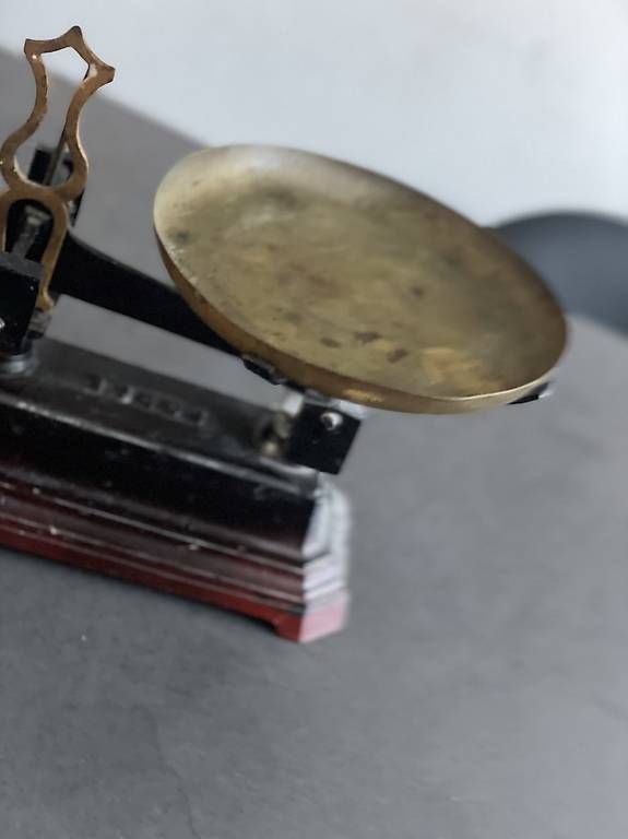 Bilance e pesi: Alte Waage 5kg – Usato da Thayngen venduto da xelera 1