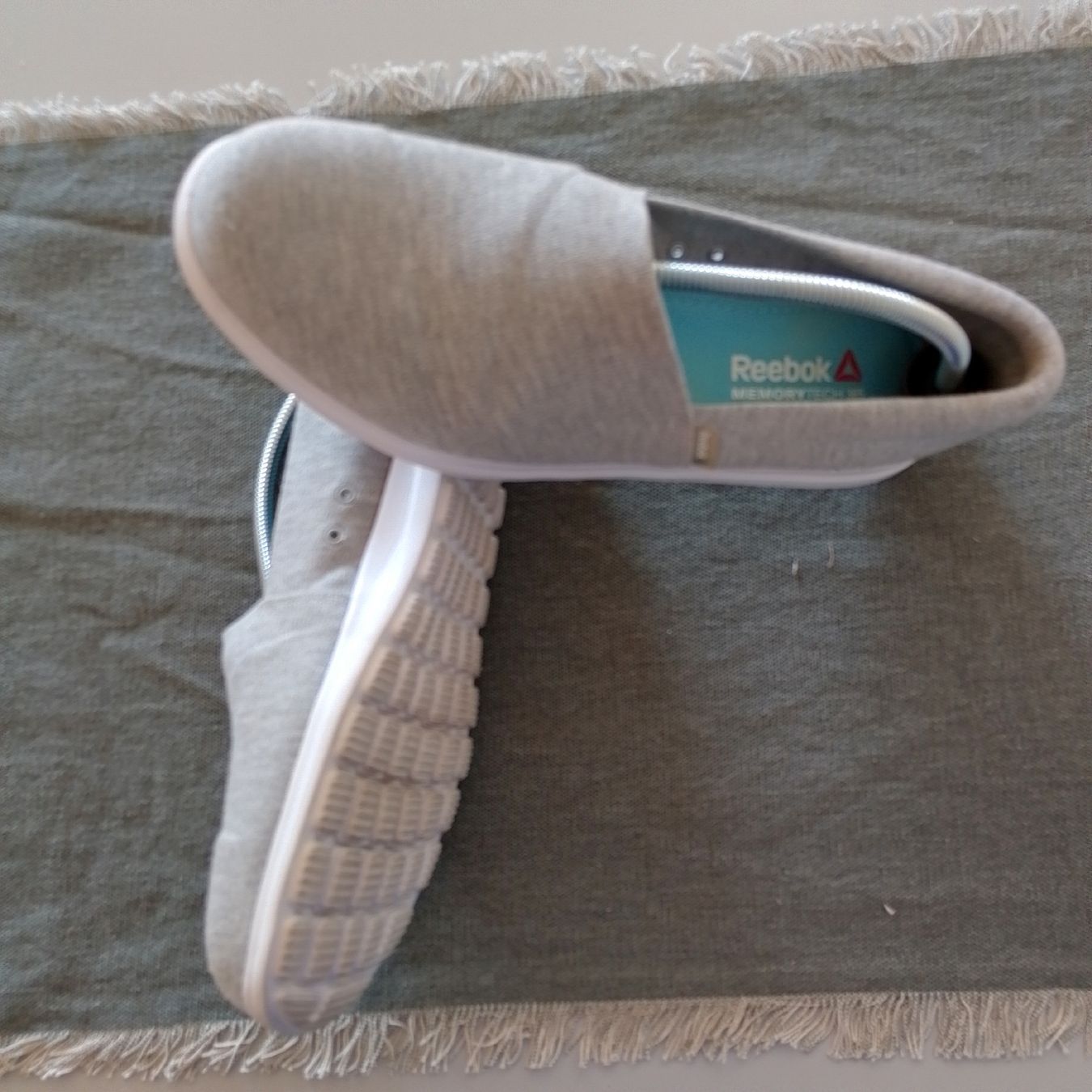 Reebok Scarpe da uomo: Reebok Slip ons, Memorytech 365 – Usato da Uznach venduto da EMaria83 1