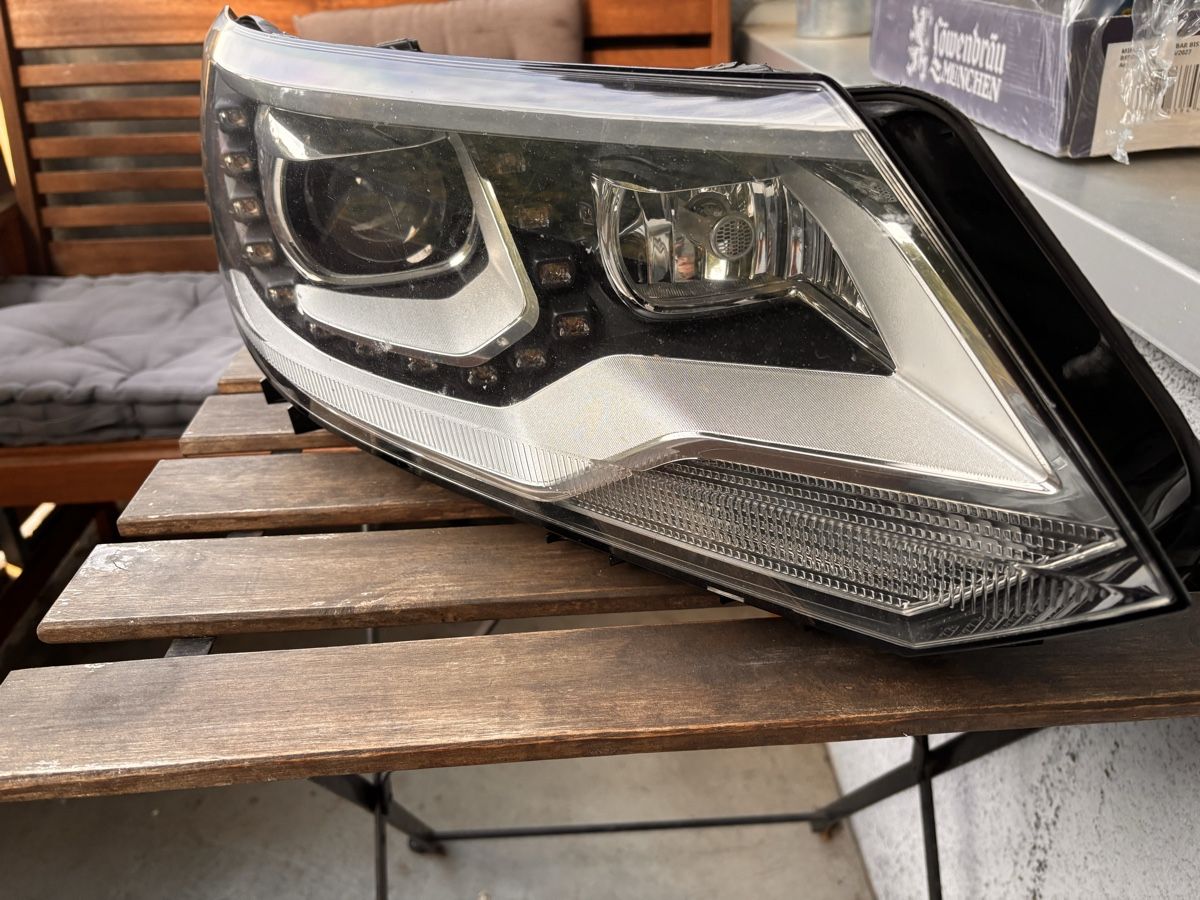 VW Tutti pezzi di ricambio auto: Scheinwerfer VW Tiguan  – Difettoso da Luzern venduto da Ruco82