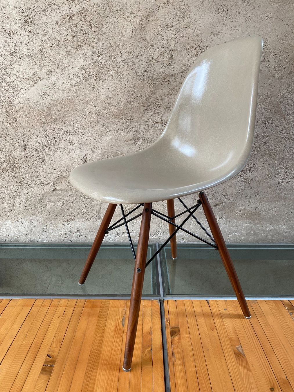Herman Miller Sedie: Eames Chair - Herman Miller – Usato da Vevey venduto da Zpahud