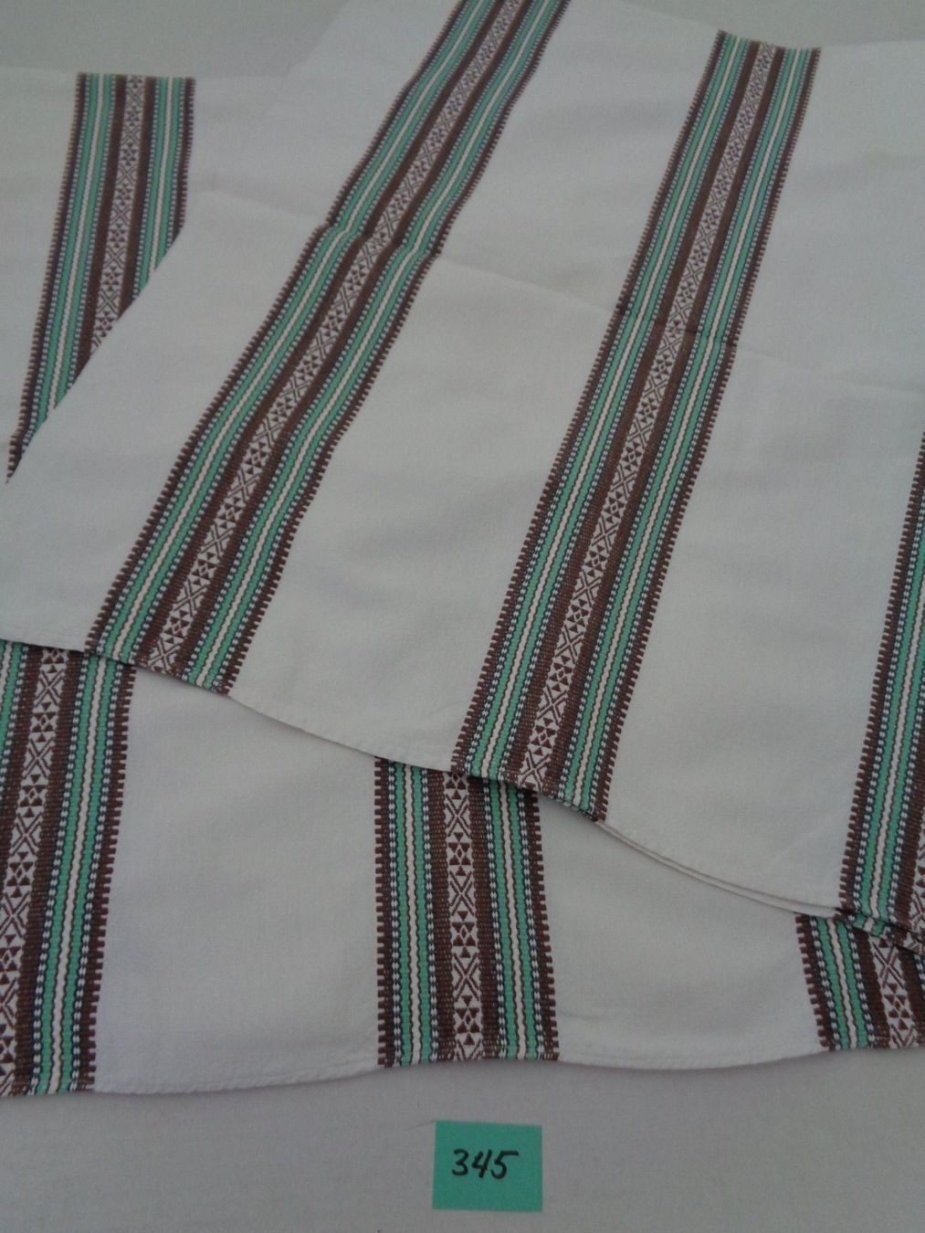 Decken: Tischdecke - Landhausstil mit Webmuster – Gebraucht aus Chur von omonia