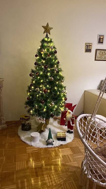 Alle Dekorationen: Künstlicher Weihnachtsbaum – Gebraucht aus Weiach von Liverpool1982 1
