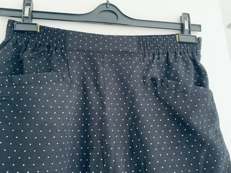 Lockere Hose mit Punktmuster, Grösse 40, Top Zustand!