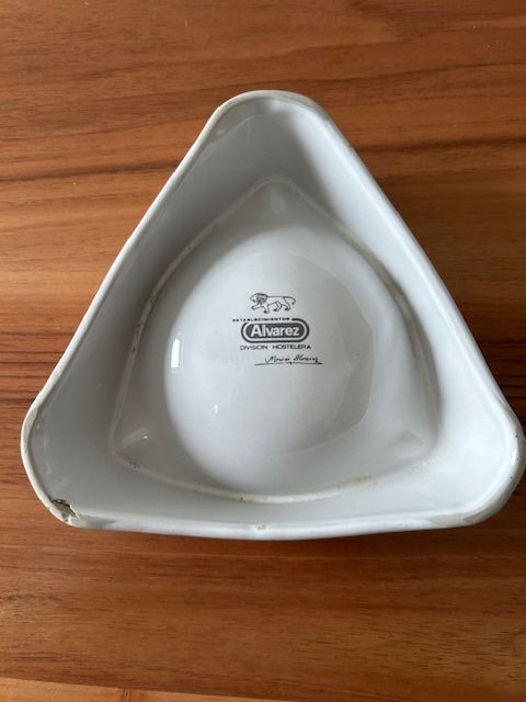 Martini Portacenere: Aschenbecher / Martini / 3-eckig – Usato da Bösingen venduto da Nikita456 3