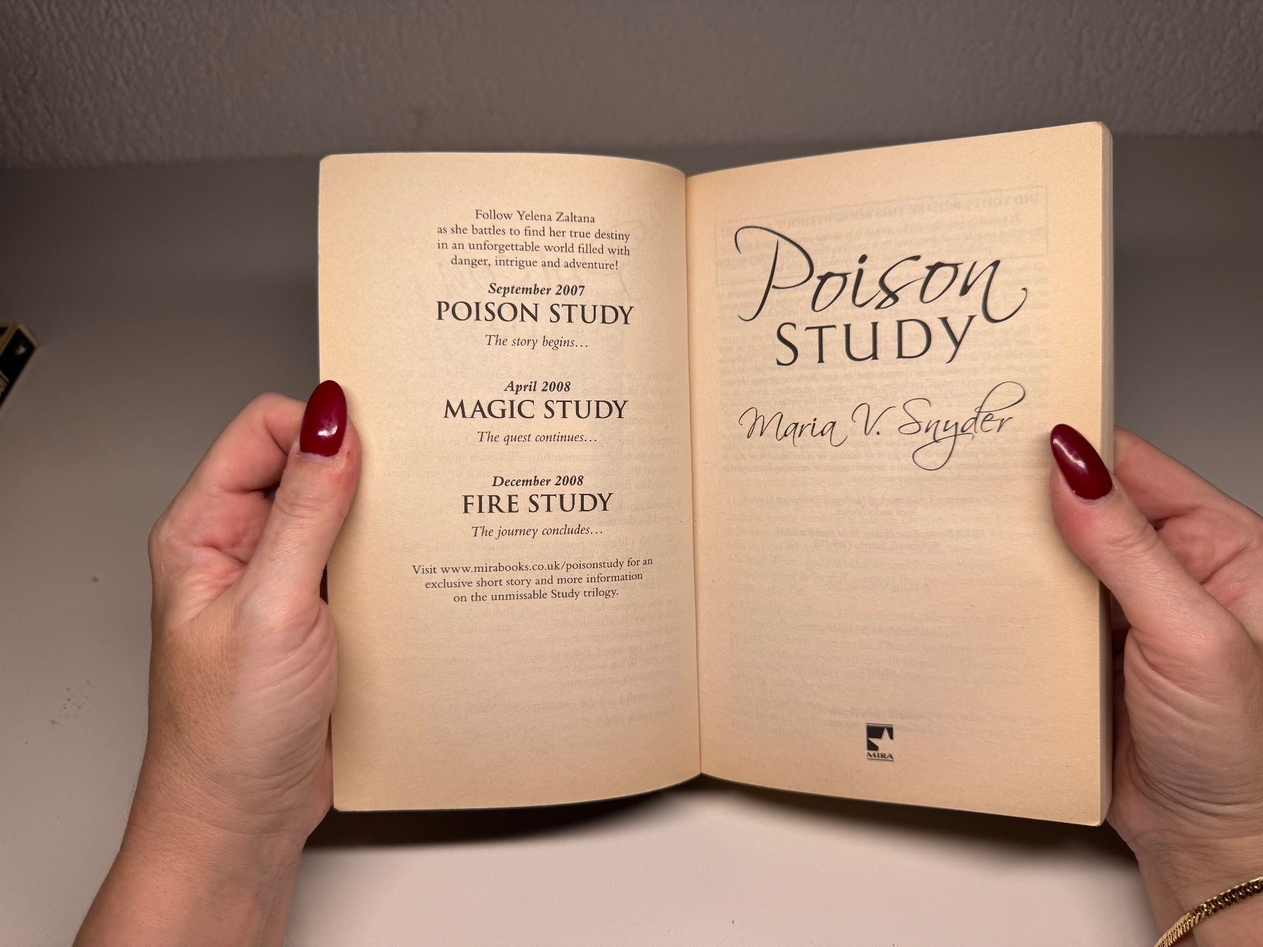 Libri: NOVEL: Maria V. Snyder, Poison Study – Usato da Grosswangen venduto da English_books 3
