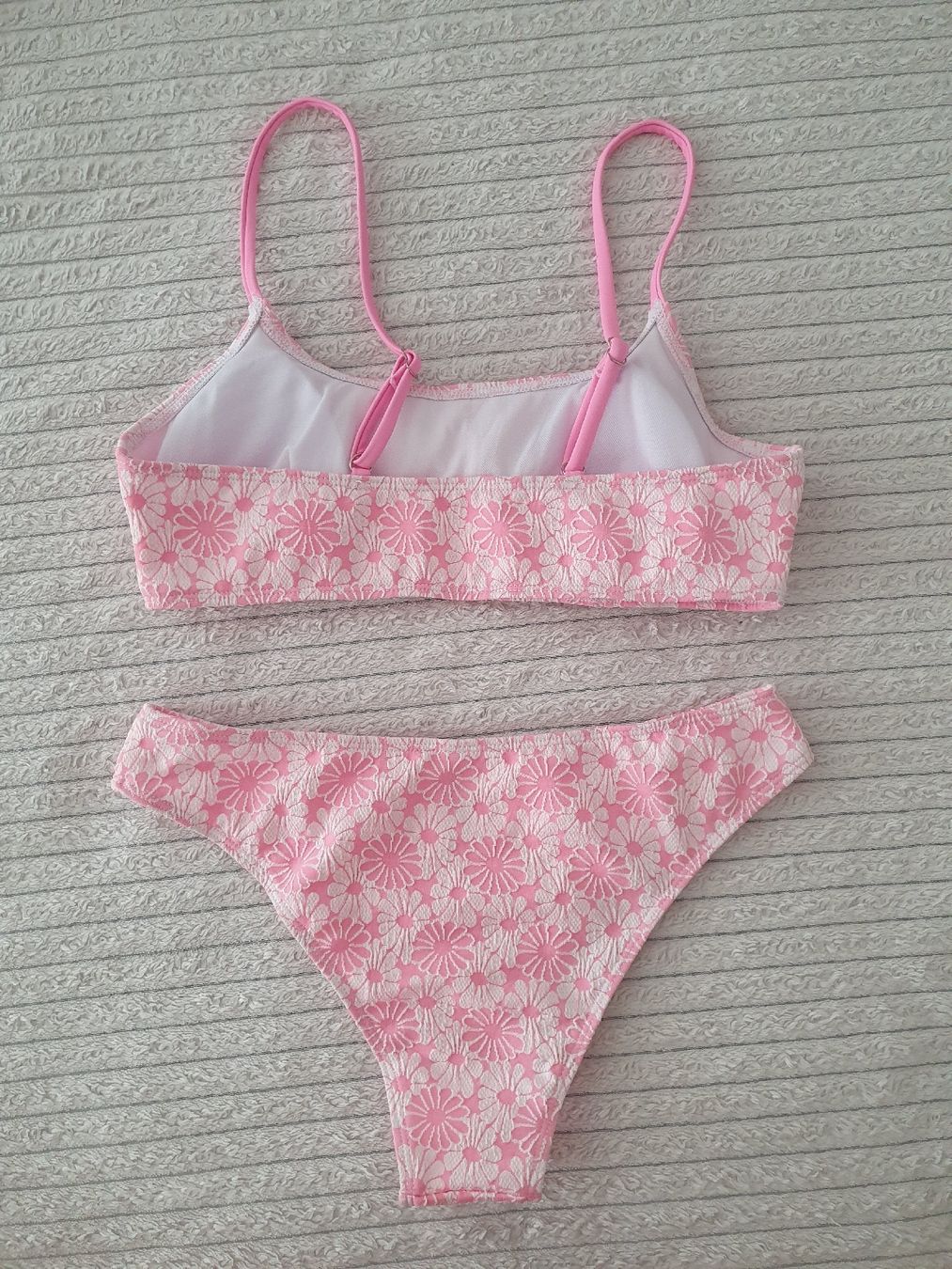 Costumi da bagno & Bikini: Pinkes Bikini-Set Blumen ungetragen S/M – Nuovo (secondo la descrizione) da Wetzikon ZH venduto da FundusFuchs 1