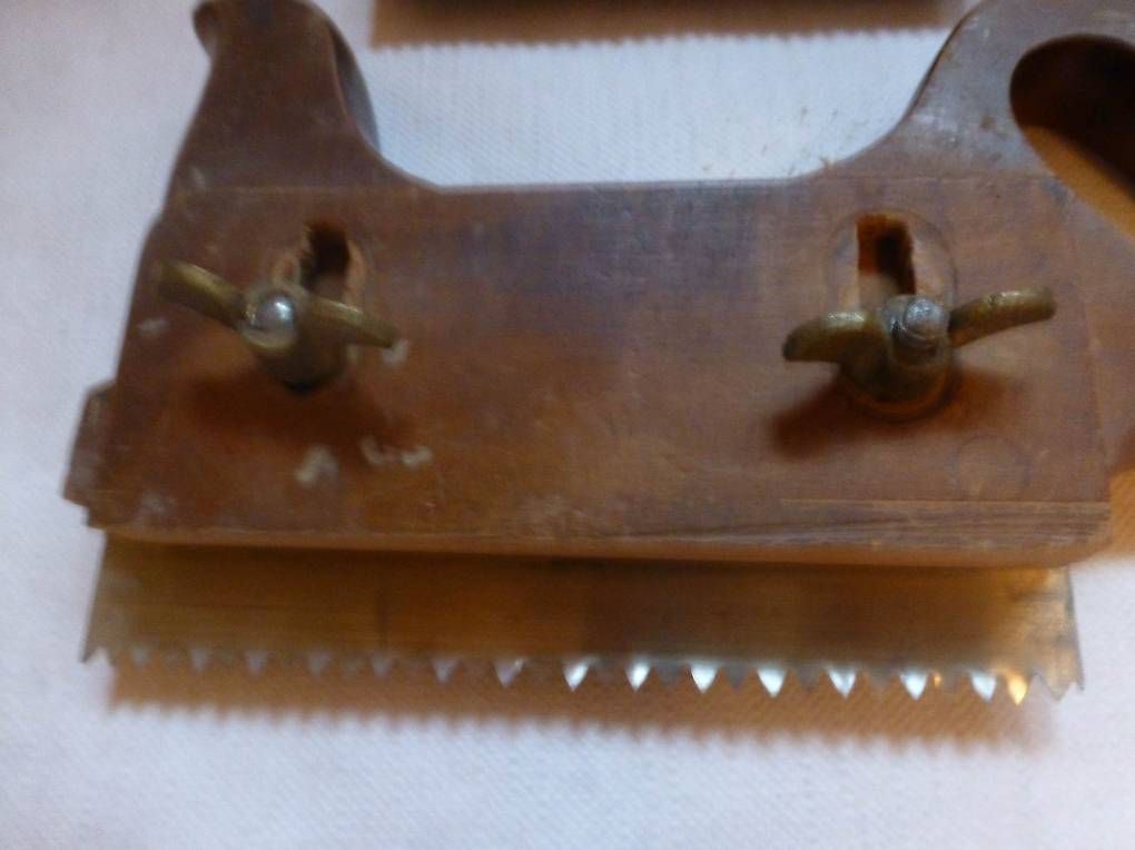 Alle Werkzeuge: Petite scie ancienne pour menuisier – Gebraucht aus le locle von caryl 1