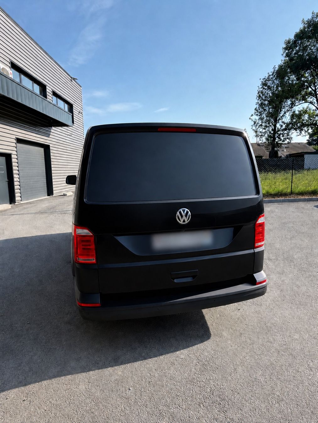 VW Nutzfahrzeuge: Volkswagen Transporter utilitaire noir – Gebraucht aus Thonex von dsa_gg86 1