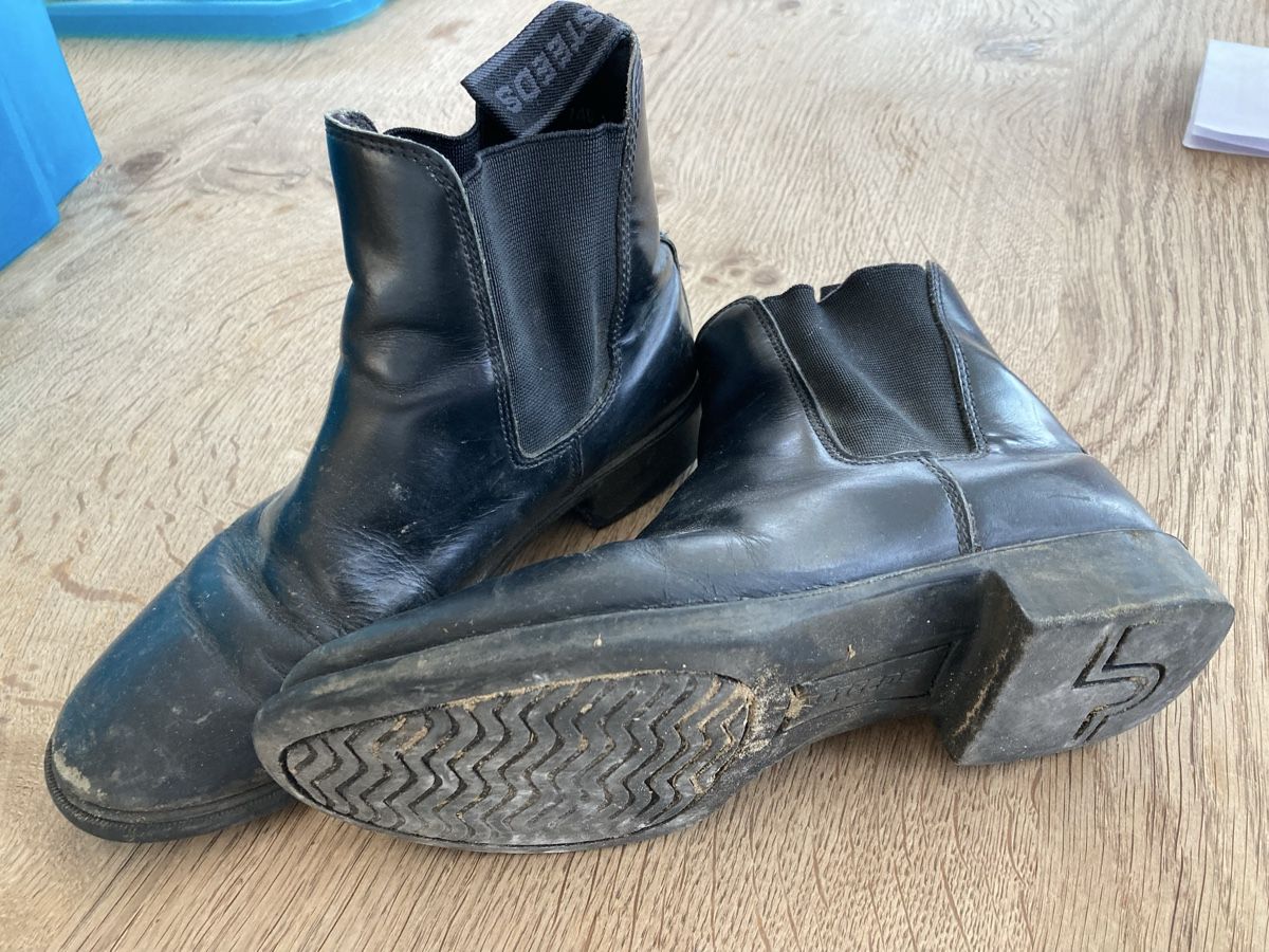 Scarpe per ragazzi: Reitstiefeletten Gr. 33 – Usato da Appenzell venduto da Coco0 1