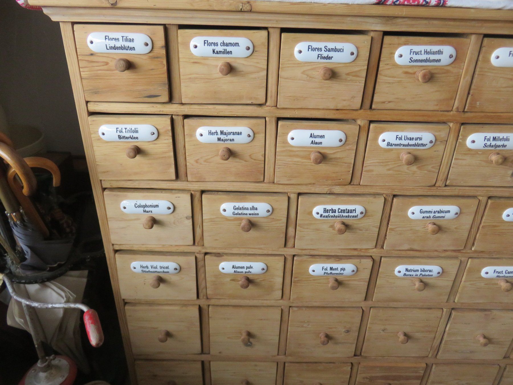 Cassettiere: antikes Apotheker -Schubladenmöbel – Usato da Ruswil venduto da Mfladibus 3