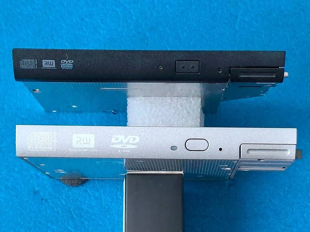 Dell Notebook: Dell Latitude DVD ROM + Dell Precision DVD/CD ROM – Usato da Schafisheim venduto da Kef1 2
