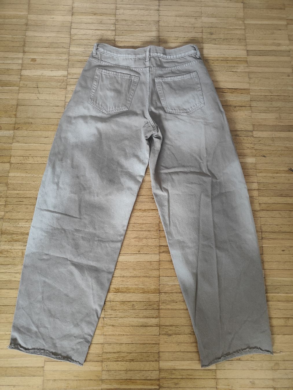 Weekday Pantaloni: Baggy Hose von Weekday Grösse 38 – Usato da Zürich venduto da naedaeo 1
