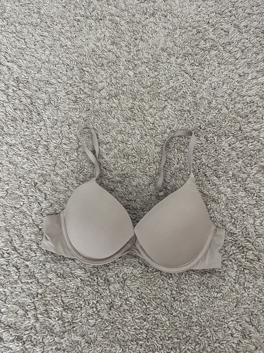 H&M Autres dessous: Soutien gorge nude – D'occasion à Neuchâtel par Ariane_vn00