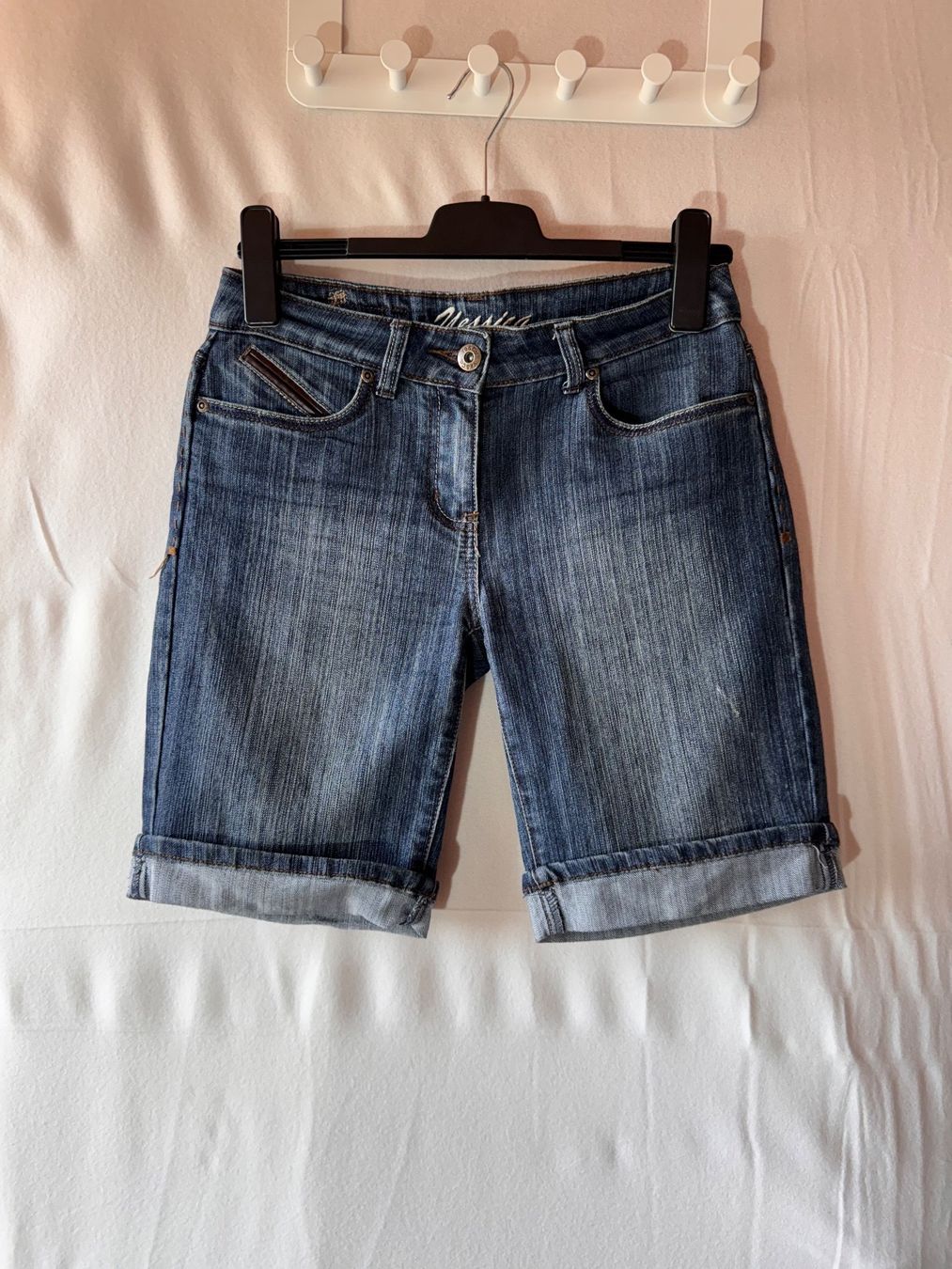 Jeans: Kurze Jeans Gr. 36 – Usato da Grosswangen venduto da SALE_SALE_SALE