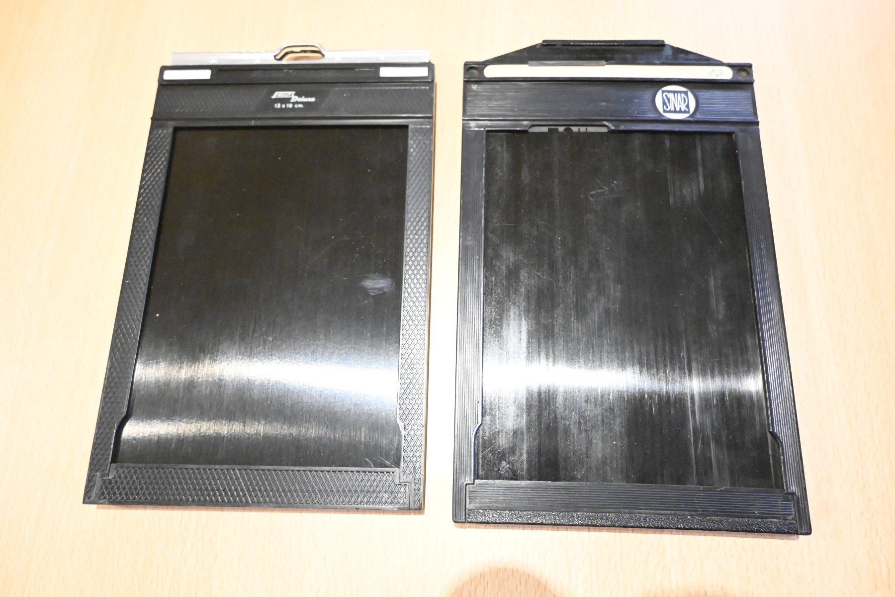 Labor & Dunkelkammer: 2x Film Holder 13x18 – Gebraucht aus Prévonloup von NOKIN.PH