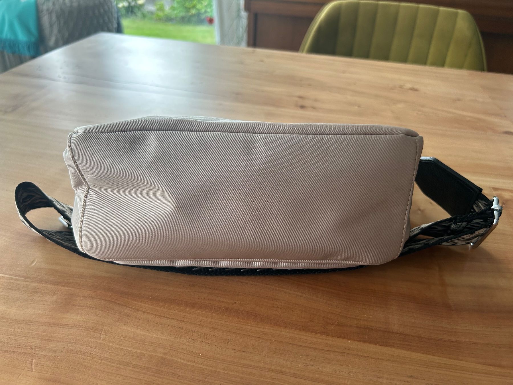 Borse da donna: Umhaengetasche EMILY & NOAH beige neuwertig – Usato da Kaltbrunn venduto da lagone1 2