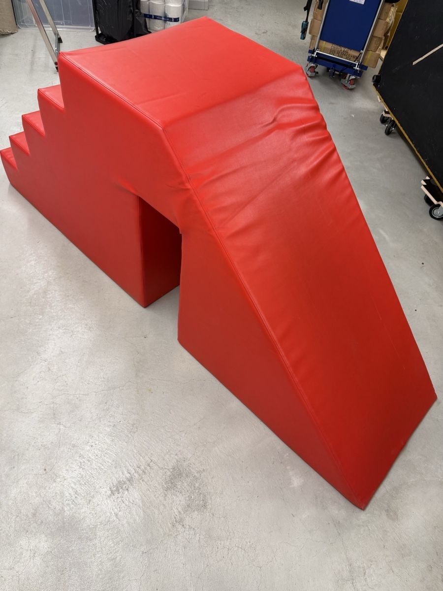Jouets: Schaumstoffbaustein Treppenrutsche – D'occasion à oftringen par sterne5-shop 2