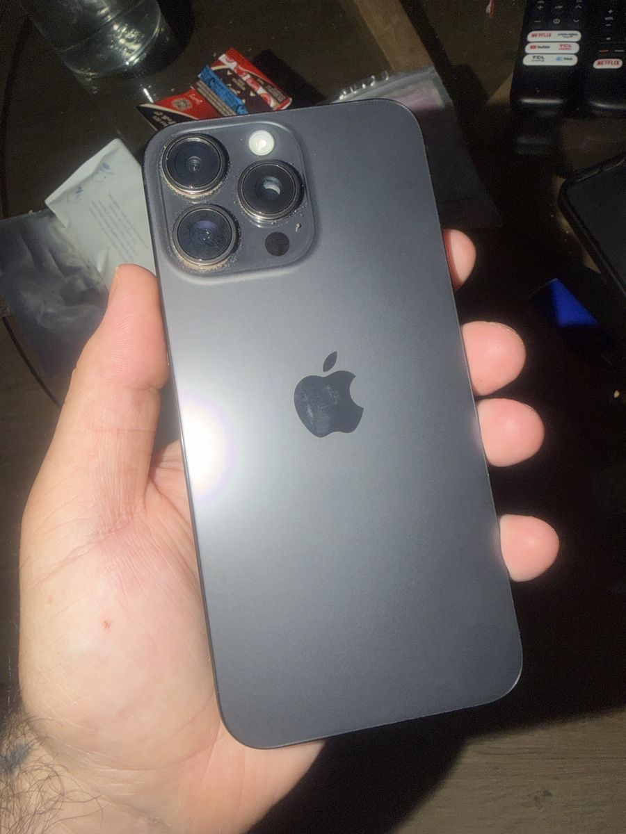 Apple Portables: vendo iPhone 15 pro max 256 gb  – D'occasion à Cadenazzo par mic_hxb7 2