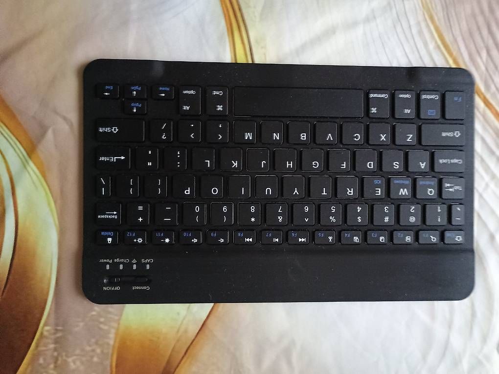 Tastiere: Wireless Keyboard tablet – Usato da Huttwil venduto da Userabcde