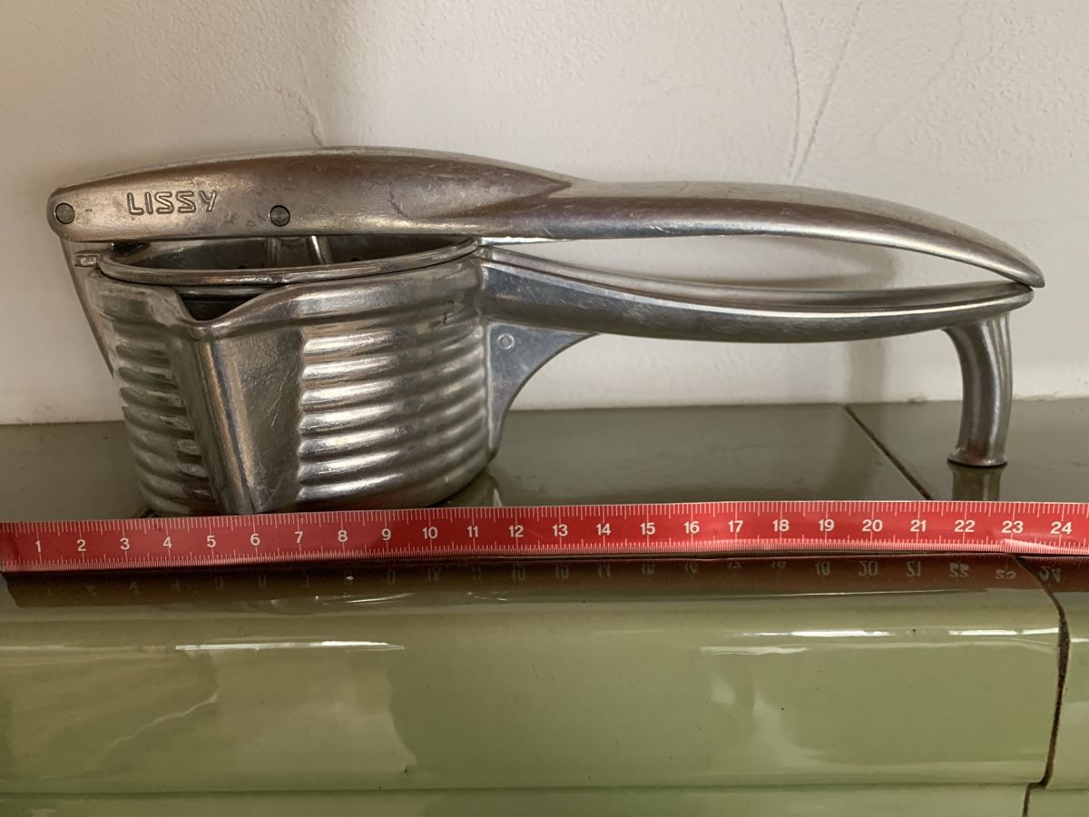 Küchengeräte: Vintage Zitruspresse LISSY – Gebraucht aus Egg b. Zürich von ohtannenbaum 1