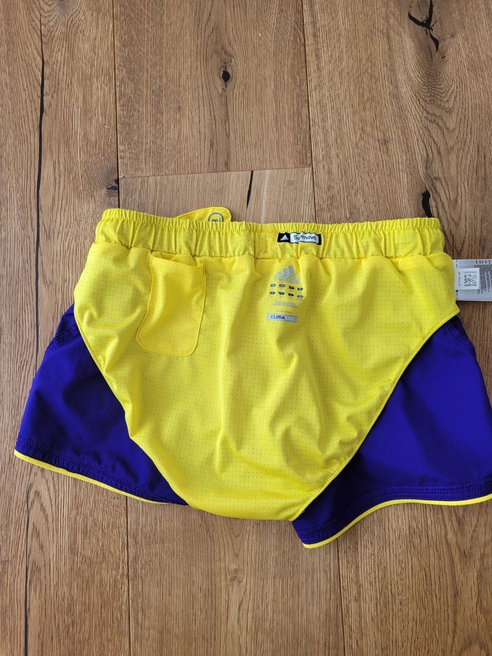 Adidas Hosen: ADIDAS Shorts Gr. 32 – Gebraucht aus Rheinfelden von DHS 4