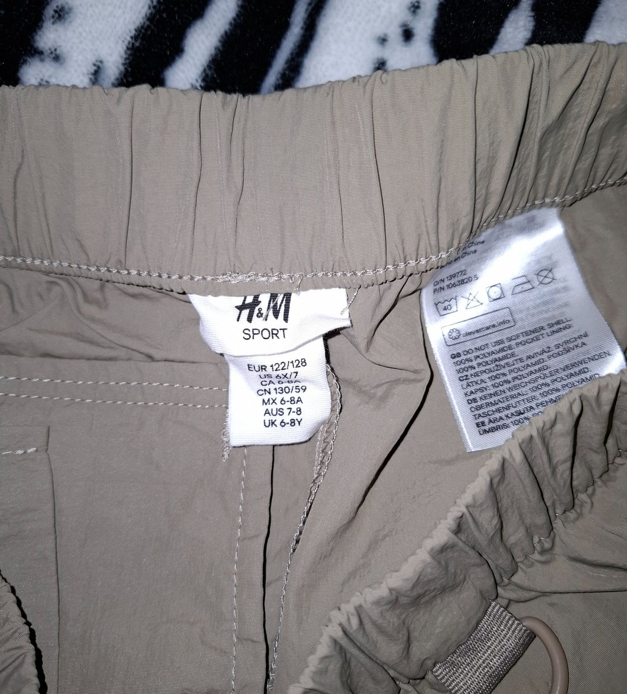 H&M Lotti & Set di vestiti: 2x Leichte Sommerhosen gr.122 und 122/128 – Nuovo (secondo la descrizione) da Oberurnen venduto da rotty80 4