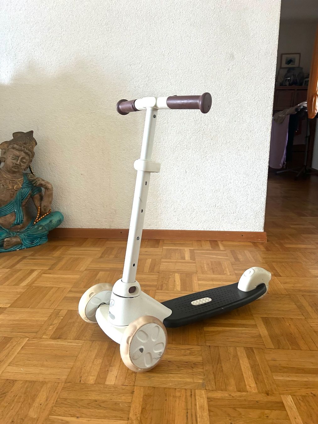 Spielzeuge: Trottinette lumineuse – Gebraucht aus Lausanne von bel_bnj9