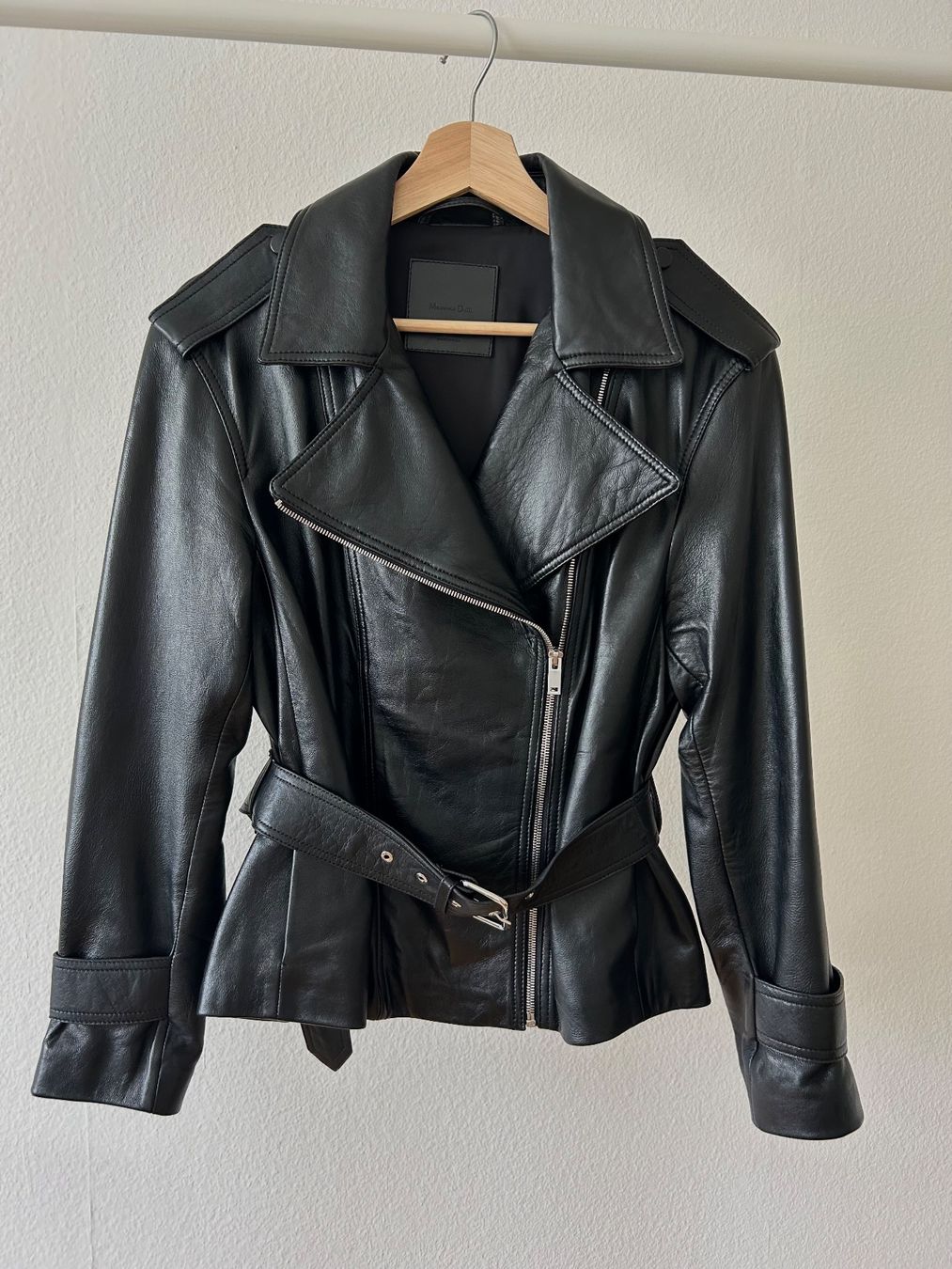 Massimo Dutti Giacche: Massimo Dutti leather jacket – Usato da Zürich venduto da _nathalie_